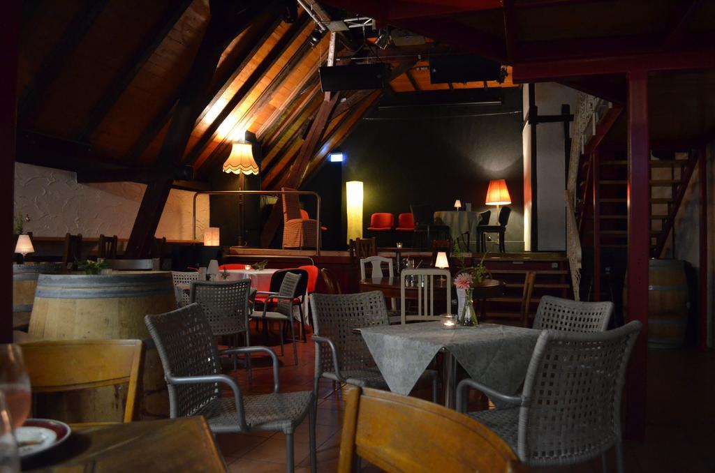 Hotel "Cafe Verkehrt" - Wellcome Motorbiker, Berufsleute Und Reisende Im Schwarzwald Oberhof  المظهر الخارجي الصورة
